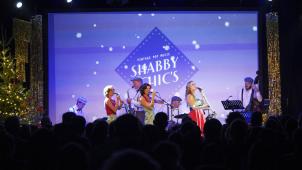 <p>Mit ihrem Weihnachts-Special im Alten Schlachthof bewiesen die Shabby Chic’s, dass sie eine der besten und originellsten Coverbands in der Euregio sind.</p>
