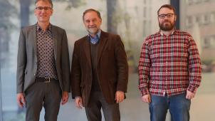<p>Heinrich Brötz (Fachbereichsleiter Kinder, Jugend und Schule), Klaus Schavan, Leiter des städtischen Gebäudemanagements) und Dominik Kohnen (Abteilung Schule des Fachbereichs Kinder, Jugend und Schule) sind zufrieden mit der Zwischenbilanz für „Gute Schule 2020“.</p>