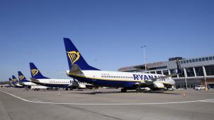 <p>Maschinen von Ryanair stehen am Flughafen von Charleroi.</p>