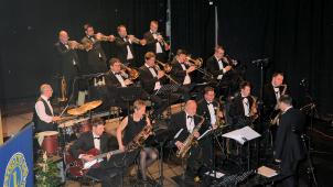 <p>Schwungvolle Spiellaune garantiert die Eupen Big Band.</p>