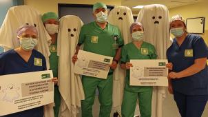 <p>Im St. Vither Krankenhaus haben sich die Personalmitglieder auf die Suche „Phantomkollegen“ gemacht - mit Erfolg wie dieser Schnappschuss zeigt.</p>
