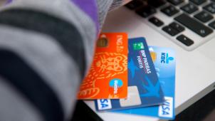 <p>Opfer von Bankbetrug via Internet haben ab sofort die Möglichkeit, ihre Bank jederzeit zu erreichen, um Konten oder Apps sperren zu lassen.</p>