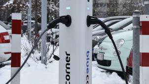 <p>Auf dem Parkplatz neben dem Eupener Stadthaus ist eine Ladestation für Elektrofahrzeuge bereits seit einiger Zeit in Betrieb. Weitere sollen an anderen öffentlichen Standorten bis Ende 2025 folgen.</p>