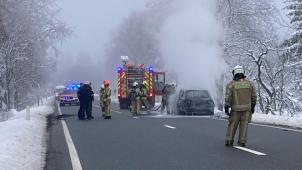 <p>Auf der N68, der sogenannten Vennstraße, brannte am Dienstagmittag ein Fahrzeug völlig aus.</p>