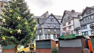 <p>Carmen Krämer und die Stadt Monschau haben schon mit den Planungen für den Weihnachtsmarkt (Foto aus dem Jahre 2022) begonnen.</p>