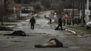 <p>Im ukrainischen Butscha sollen russische Soldaten in den ersten Kriegswochen ein Massaker verübt haben. Mehr als 450 Zivilisten sollen ermordet worden sein.</p>