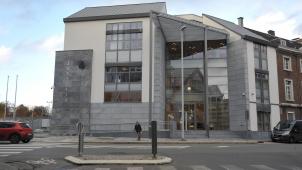 <p>Ein Blick von außen auf das Eupener Gerichtsgebäude</p>