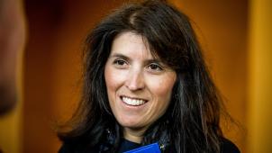 <p>Neue Schätzungen lassen bei Haushaltsstaatssekretärin Alexia Bertrand verhaltenen Optimusmus aufkommen. Das Defizit liegt immerhin sieben Milliarden unter den ursprünglichen Schätzungen.</p>