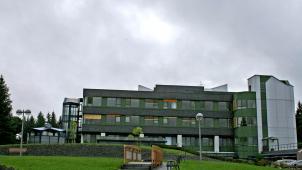 <p>Das Prümer Krankenhaus befindet sich in einer waldreichen Umgebung.</p>