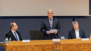 <p>Charles Servaty (SP) leitete am Montag zum ersten Mal eine Sitzung des Präsidiums.</p>