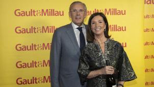 <p>Peter Goossens (links) bei der Vorstellung der neusten Auflage des Restaurantsführer Gault&amp;Millau im Jahr 2023</p>