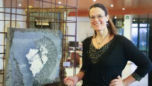 <p>Sandrine Brasseur offenbart die Geheimnisse des Blausteins.</p>