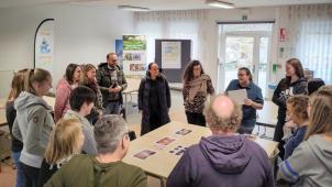 <p>Die zuständige DG-Ministerin Lydia Klinkenberg beim Zertifikatskurs „Bauernhofpädagogik“ der Ländlichen Gilden.</p>