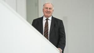 <p>Karl-Heinz Lambertz am Freitagabend in den Räumlichkeiten des Parlamentes der Deutschsprachigen Gemeinschaft</p>