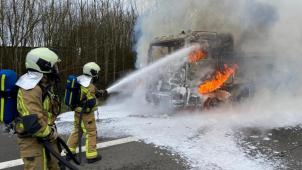 <p>Die Feuerwehr eilte gegen 10 Uhr zum Einsatzort auf der Autobahn.</p>