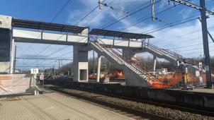 <p>So sieht die neue Fußgängerbrücke am Bahnhof von Ans zurzeit aus.</p>