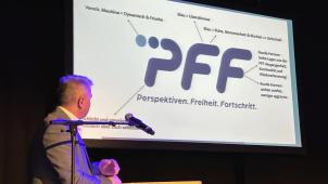 <p>PFF-Parteichef Gregor Freches stellte am Sonntag das neue Logo der ostbelgischen Liberalen vor.</p>
