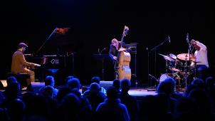 <p>Pianist Aaron Parks, Bassist Doug Weiss und Drummer Gregory Hutchinson wurden ihrem Ruf als grandiose Solisten und Ensemble-Musiker bei ihrem Gastspiel in Eupen gerecht.</p>
