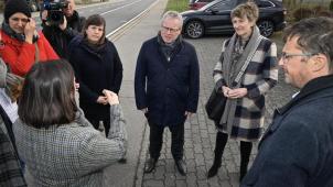 <p>Am 22. März hatte der wallonische Mobilitätsminister Philippe Henry (Ecolo) sich vor Ort ein Bild vom Verkehr auf der N 62 gemacht.</p>