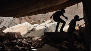 <p>Vor zehn Jahren stürzte das Rana Plaza-Gebäude in Bangladesch ein.</p>