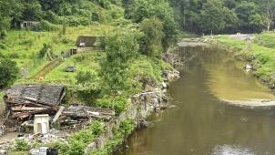 <p>Das Wesertal (hier nahe Pepinster) soll durch gezielte Uferbefestigungen und Wiederaufbaumaßnahmen vor Hochwasserkatastrophen wie im Sommer 2021 geschützt werden.</p>