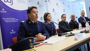 <p>Im Rahmen einer Pressekonferenz informierte die föderale Kriminalpolizei über die international koordinierte Aktion gegen die Mafia.</p>