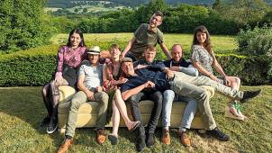 <p>Die ostbelgische Band „Tunes in my Bag“ bringt Lieder unterschiedlicher Stile. Maria Dahmen (Ges.), David Dahmen (Ges.), Ralf Dederichs (Pia.), Christoph Hick (Git.), Yorick Pommée (Perc.), Lorna Wynands (Bass, Vocals), Jasmin Jardon (Cello) und Patrick Sporken (Trp).</p>