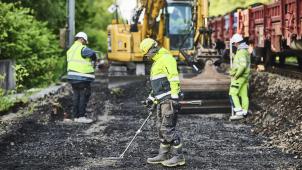 <p>Mit Detektoren wird nach alter Munition und Bomben aus dem Zweiten Weltkrieg gesucht.</p>