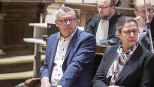 <p>Dimitri Fourny (links)bei der Verhandlung im April 2023</p>