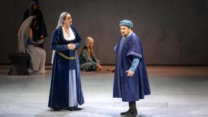 <p>Im Lütticher Opernhaus steht diese Woche Verdis frühe Oper „I Lombardi alla Prima Crociata“ auf dem Programm. Das Foto zeigt Ramón Vargas und Caroline de Mahieu.</p>