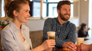 <p>Cristal ist ein Pilsner, das im Mai 1928 in Belgien von Jozef Indekeu und Edouard Boes in Meeuwen kreiert wurde. Das Bier wird heute in der Brauerei von Alken gebraut, die ieses Jahr ihr 100-jähriges Bestehen feiert.</p>