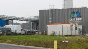 <p>Ein Blick von außen auf die Mozzarella-Fabrik derLaiterie des Ardennes</p>