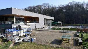 <p>Die Instandsetzung des Wetzlarbades lässt auf sich warten.</p>