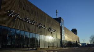 <p>Ab Samstag heben wieder Flugzeuge vom Maastricht-Aachen-Airport ab.</p>