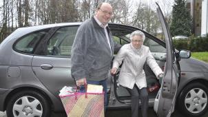 <p>Beim Einkauf helfen – Stundenblume will, dassMobilität im Alter erhalten bleibt.</p>