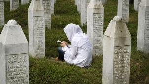 <p>Ein Gräberfeld in der Völkermord-Gedenkstätte in Srebrenica</p>