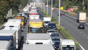 <p>Am Wochenende wird auf den Straßen viel Verkehr erwartet.</p>