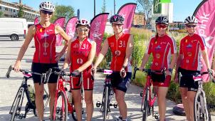<p>Die leidenschaftlichen Radfahrerinnen Sabine Radermacher, Nicole Denis, Beatrice Craninx, Iris Margraff und Sabine Jonas haben sich zusammengetan, um eine Radtour quer durch Belgien zu unternehmen</p>