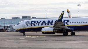 <p>Eine Ryainair-Maschine steht am Landesflughafen in Zaventem.</p>