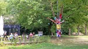 <p>Zwei Jahre nach der Katastrophe ist der Temsepark wieder ein sozialer Treffpunkt.</p>