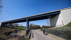 <p>Die Haarbachtalbrücke in Aachen. Die 1956 gebaute Brücke auf der A544 in die Stadt ist marode und soll neugebaut werden.</p>