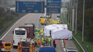 <p>An Auf- und Abfahrten von Autobahnen - wie hier auf der E17 auf Höhe von Destelbergen - kommt es immer wieder zu schweren Unfällen.</p>
