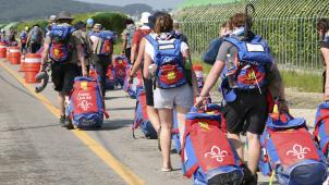 <p>Britische Pfadfinder verlassen das World Scout Jamboree-Zeltlager.</p>