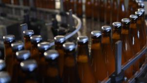 <p>AB InBev investiert in den belgischen Produktionsanlagen u. a. in Etikettiermaschinen.</p>