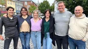 <p>Die Kern-Organisationsgruppe des Aktionstages: Fanny Gustin (Les Toqués gourmands), Stephanie Hansen (Verso), Joëlle Köttgen (Birnbaum Hifi-Exclusiv), Aline Pelzer (Hair&amp;Beauty Salon), Alexander Klein (Metzgerei Klein) und Bernd Jacobs (Chic Belgique).</p>