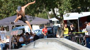 <p>Klasse Flugshow: 22 Skater zeigen in Eupen ihre Tricks.</p>
