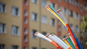 <p>40.000 Haushalte der DG sollen in Zukunft einen Internetzugang über Glasfaserleitungen erhalten.</p>