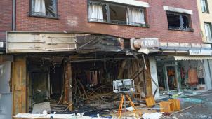 <p>Die gewaltige Explosion hatte die Fußgängerzone von Eschweiler in ein Scherbenmeer verwandelt.</p>