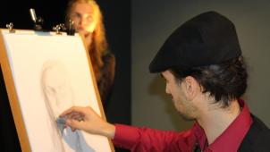 <p>Beim „Live-Painting“ erhielt das Publikum Einblick in die Arbeitsweise der Künstler.</p>