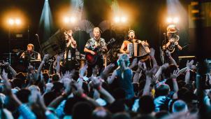 <p>60 Jahre Junggesellenverein Maldingen: Die Schweizer Volks-Pop-Band „Fäaschtbänkler“ brachte die Stimmung im mit 2.300 Besuchern gefüllten Festzelt am vergangenen Sonntag auf den Siedepunkt.</p>
